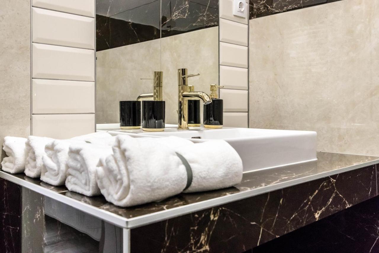 George's Luxury At Danube Apartment *
